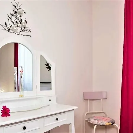 Oasis 1 Apartment